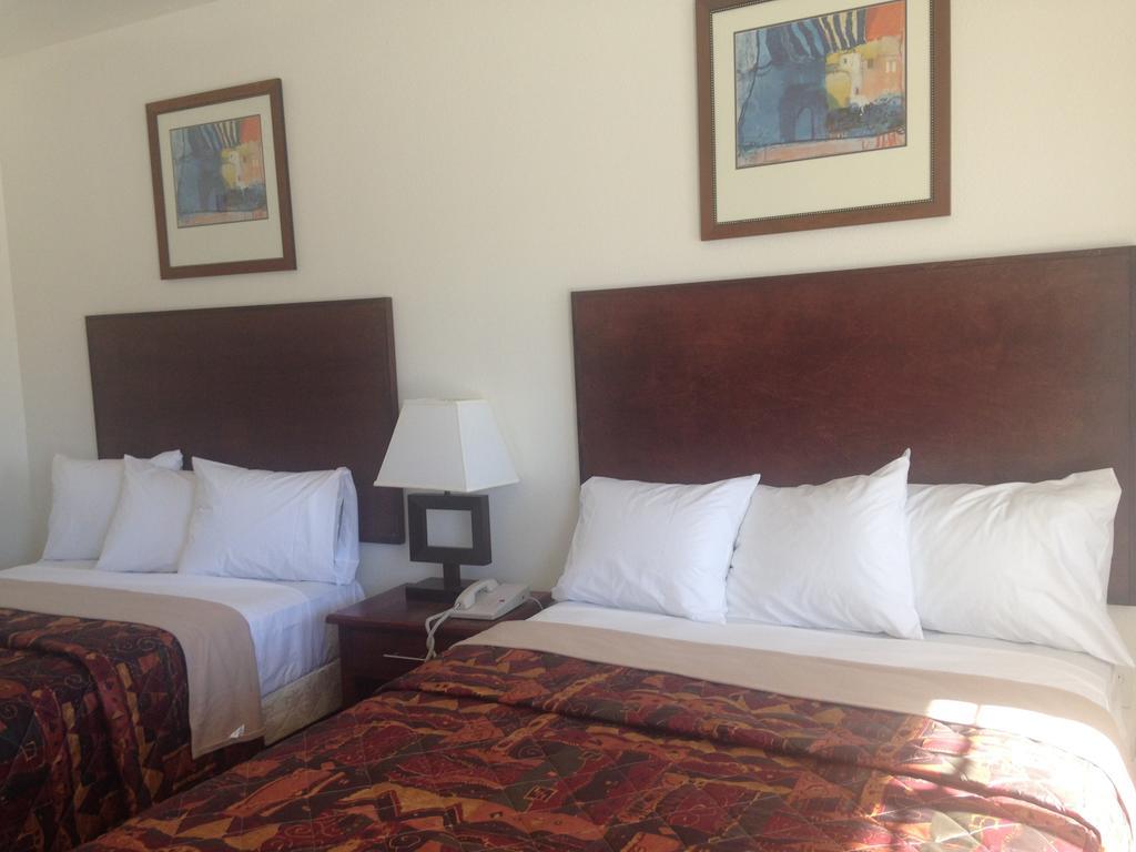 America Inn & Suites Ridgecrest Zimmer foto